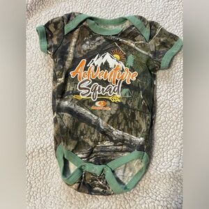 3-6m Mossy Oak Onesie